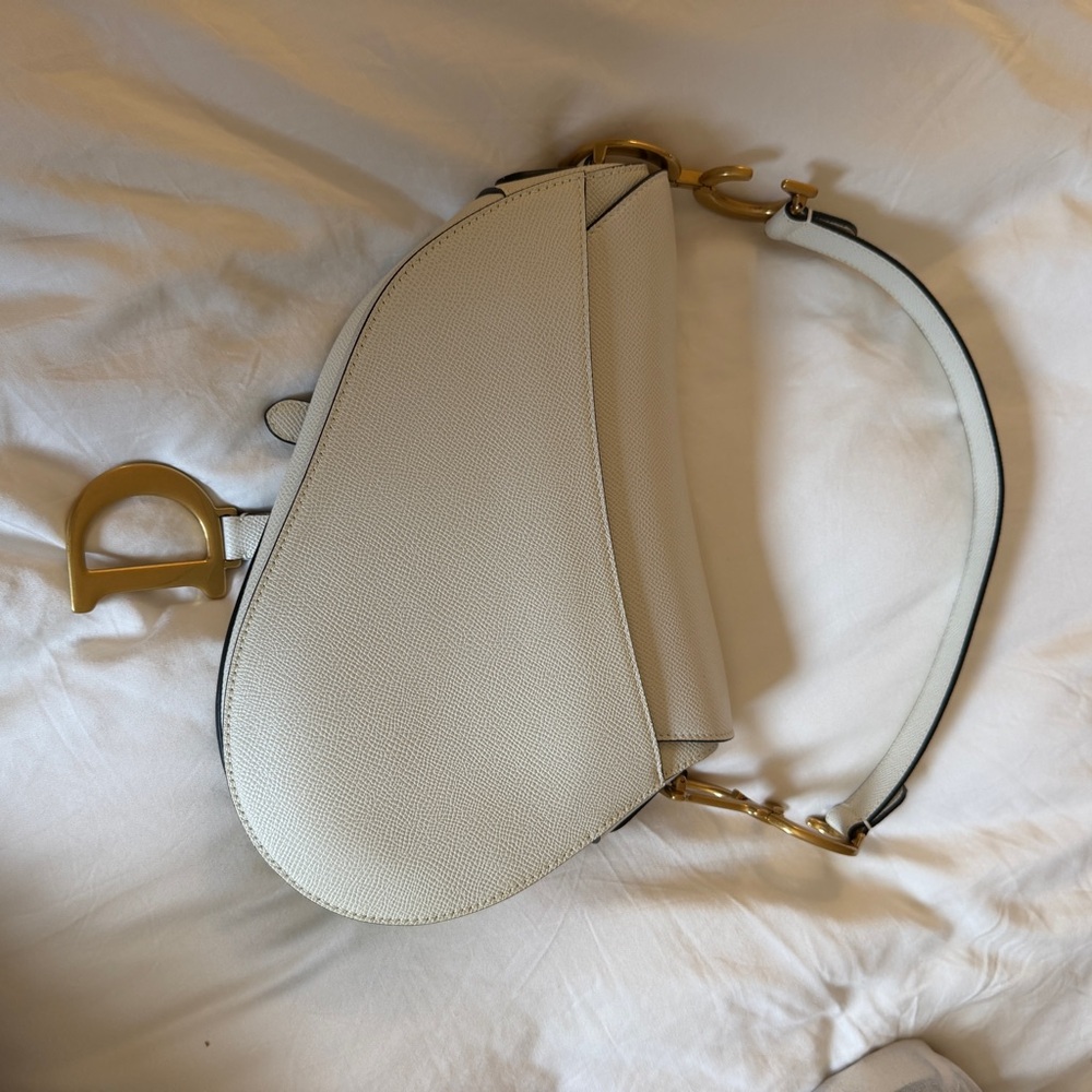 Dior Medium white saddle bag with strap - Picture 9 of 16